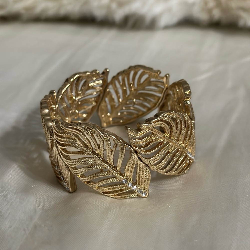 Elegant Gold Leaf Bracelet